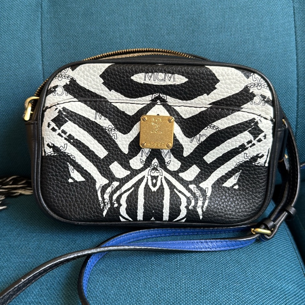 MCM Funky Zebra leather crossbody - Picture 5 of 16